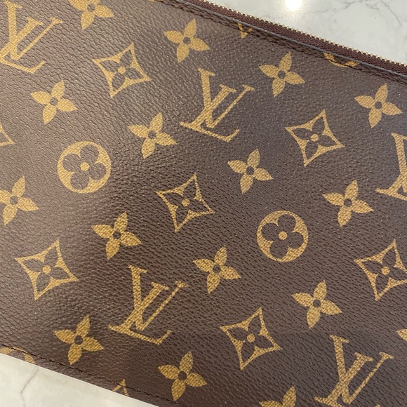 Louis Vuitton Wristlet Like NEW - Picture 3 of 14